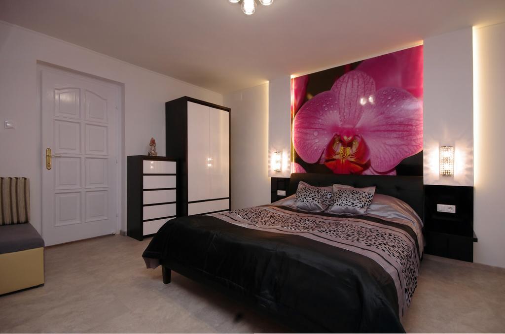 Regina Delux Apartman ยูลา ภายนอก รูปภาพ