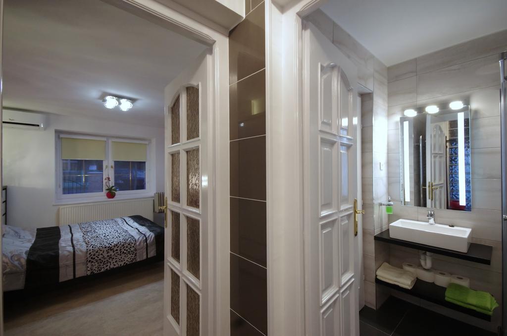 Regina Delux Apartman ยูลา ภายนอก รูปภาพ
