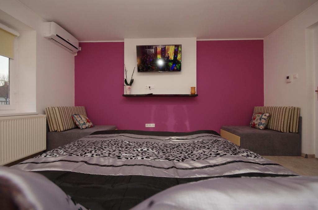Regina Delux Apartman ยูลา ภายนอก รูปภาพ