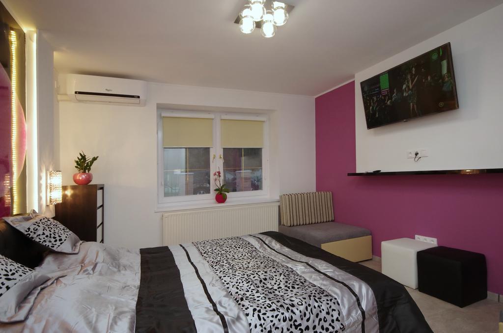 Regina Delux Apartman ยูลา ภายนอก รูปภาพ